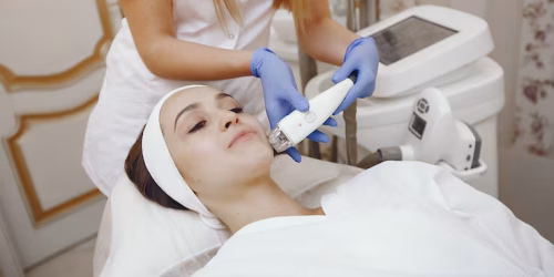 woman-cosmetology-studio-laser-hair-removal_1157-34937